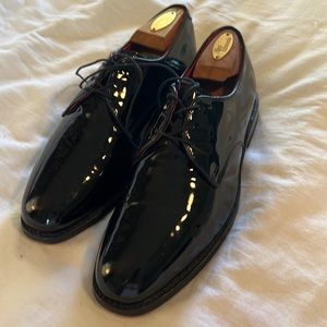 Men’s Allen Edmonds Tuxedo shoes.  Trees included.